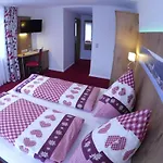 Gaestehaus Cafe Heck Titisee-Neustadt