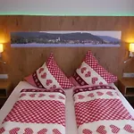 Gaestehaus Cafe Heck Bed and Breakfast 3*