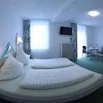 Bed and Breakfast Gaestehaus Cafe Heck