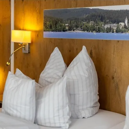 Gaestehaus Cafe Heck Bed & Breakfast Titisee-Neustadt