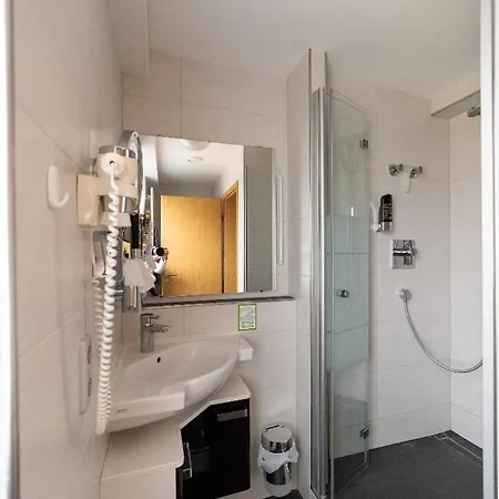 Bed & Breakfast Gaestehaus Cafe Heck