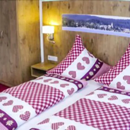 Bed & Breakfast Gaestehaus Cafe Heck