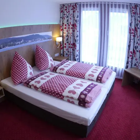 Bed & Breakfast Gaestehaus Cafe Heck