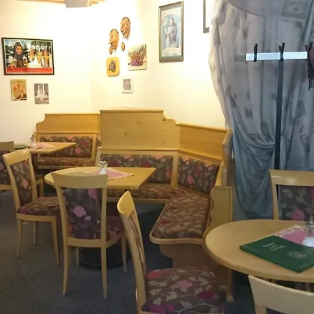 Panzió Gaestehaus Cafe Heck 3*