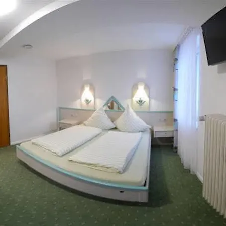 Bed & Breakfast Gaestehaus Cafe Heck Titisee-Neustadt