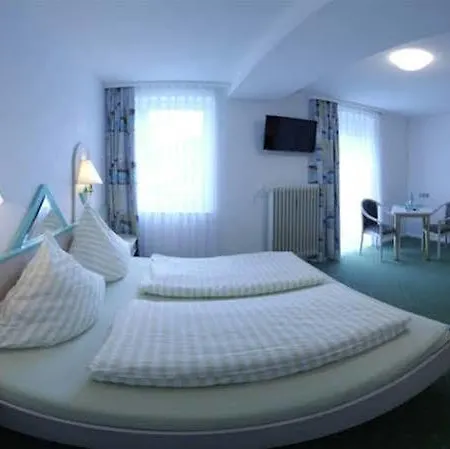 Bed & Breakfast Gaestehaus Cafe Heck