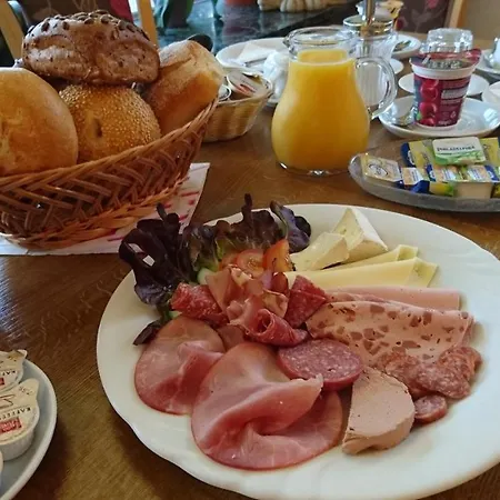 Panzió Gaestehaus Cafe Heck Titisee-Neustadt